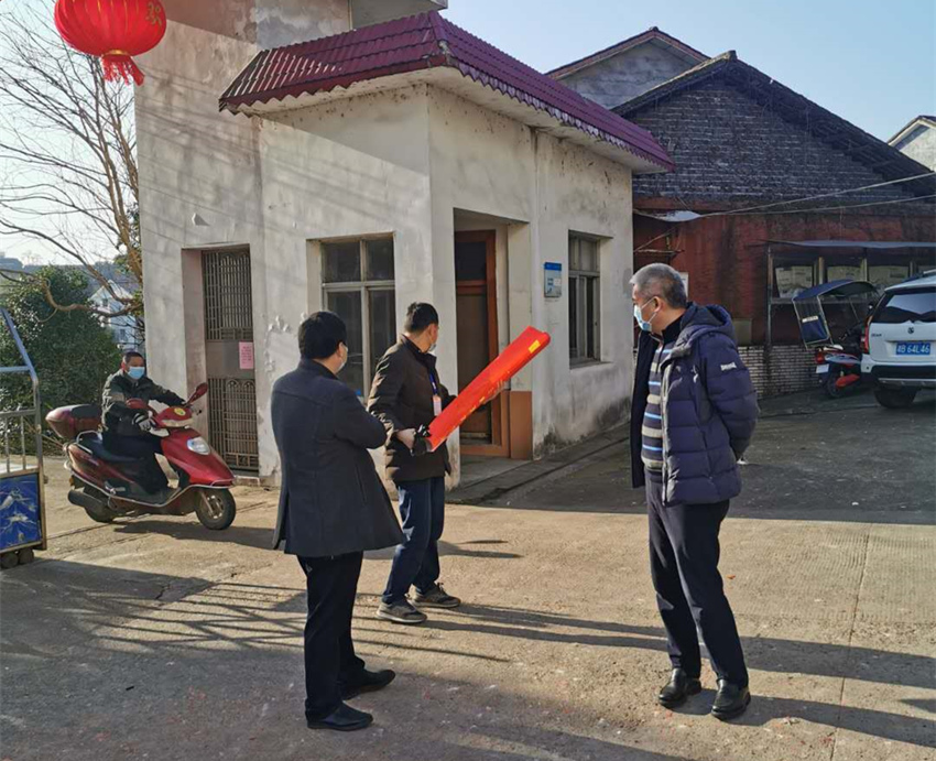 驻村工作队员在疫情一线,驻村干部积极奋战基层防控一线