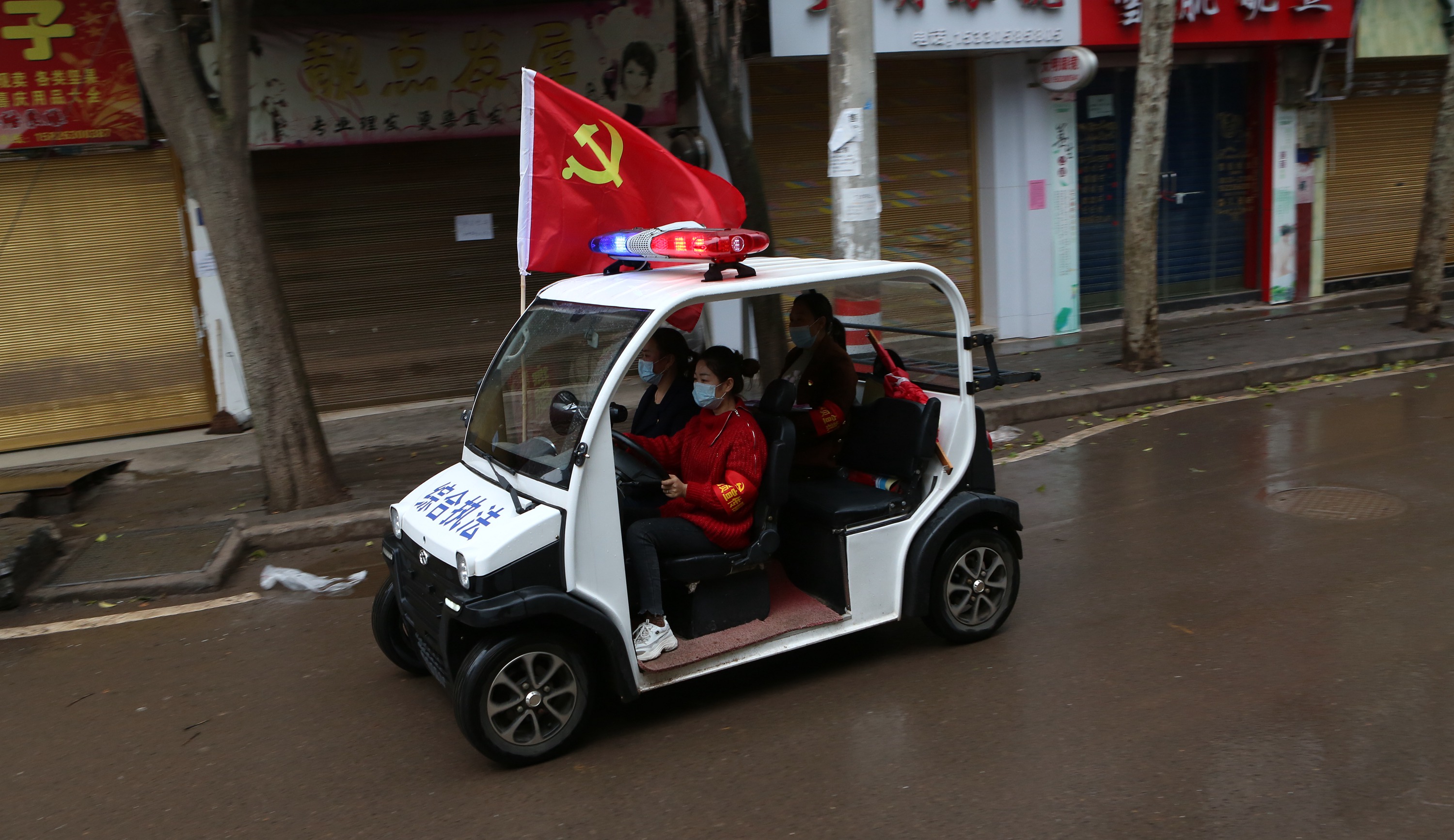 抗疫一线巾帼担当,抗疫一线的巾帼战士