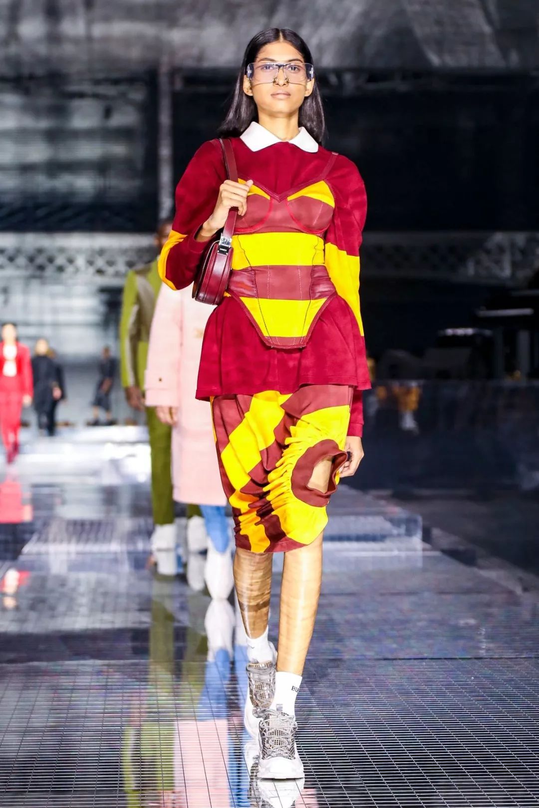 提炼Burberry的风格启示:由穿着者展开窥内览外的理性与感性