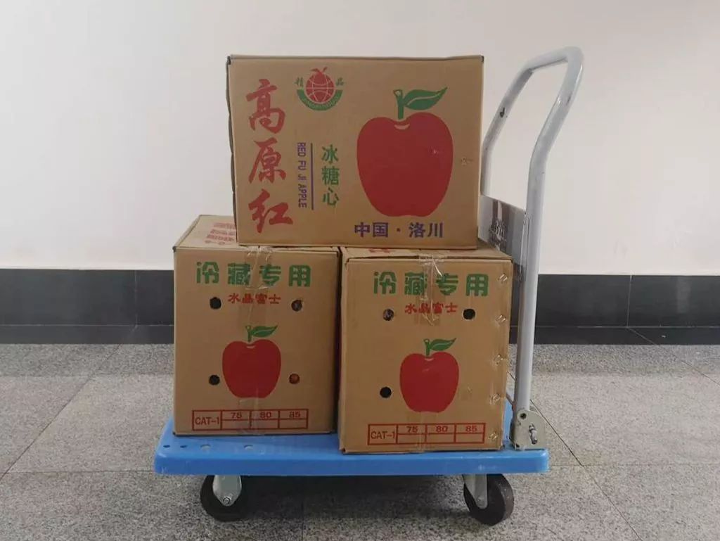 以爱之名齐心战疫,以爱为名为抗疫加油