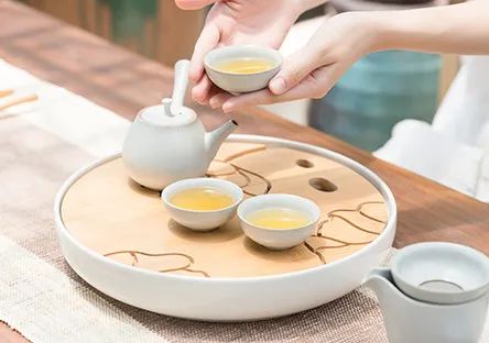 老人采购生活必需品有困难？请将这个电话号码告诉他