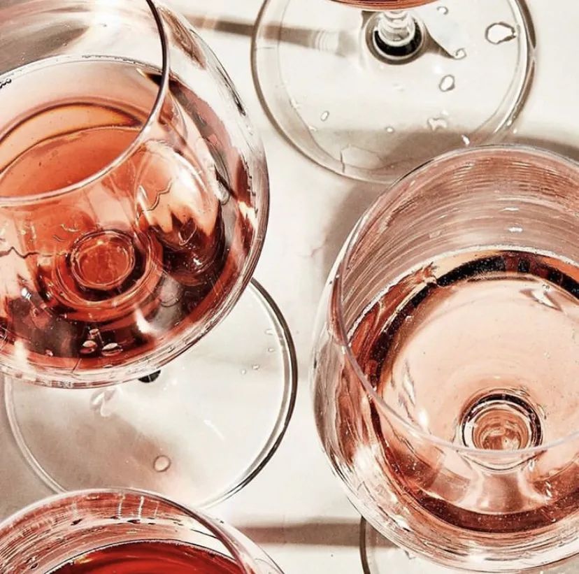 日常生活中的时尚博主,一个居家上班的博主