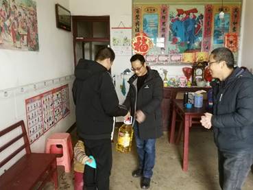 萤火之光照亮一角——小记抗疫战斗中的基层*党**员王庆