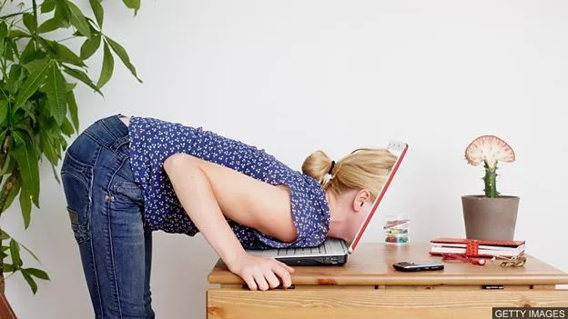 实用！辨析3个表示“让人感兴趣”的动词丨BBC听英语