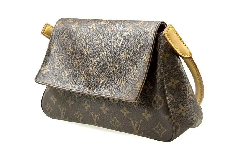 bellakendall什么关系,bella和kendall走秀