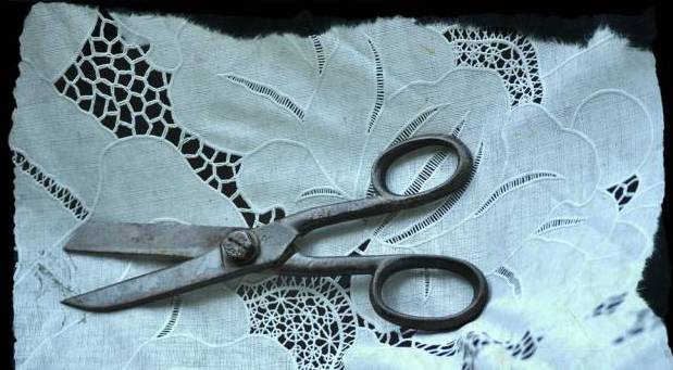 儿童开水烫伤急救处理,被开水烫伤怎么办最快最有效