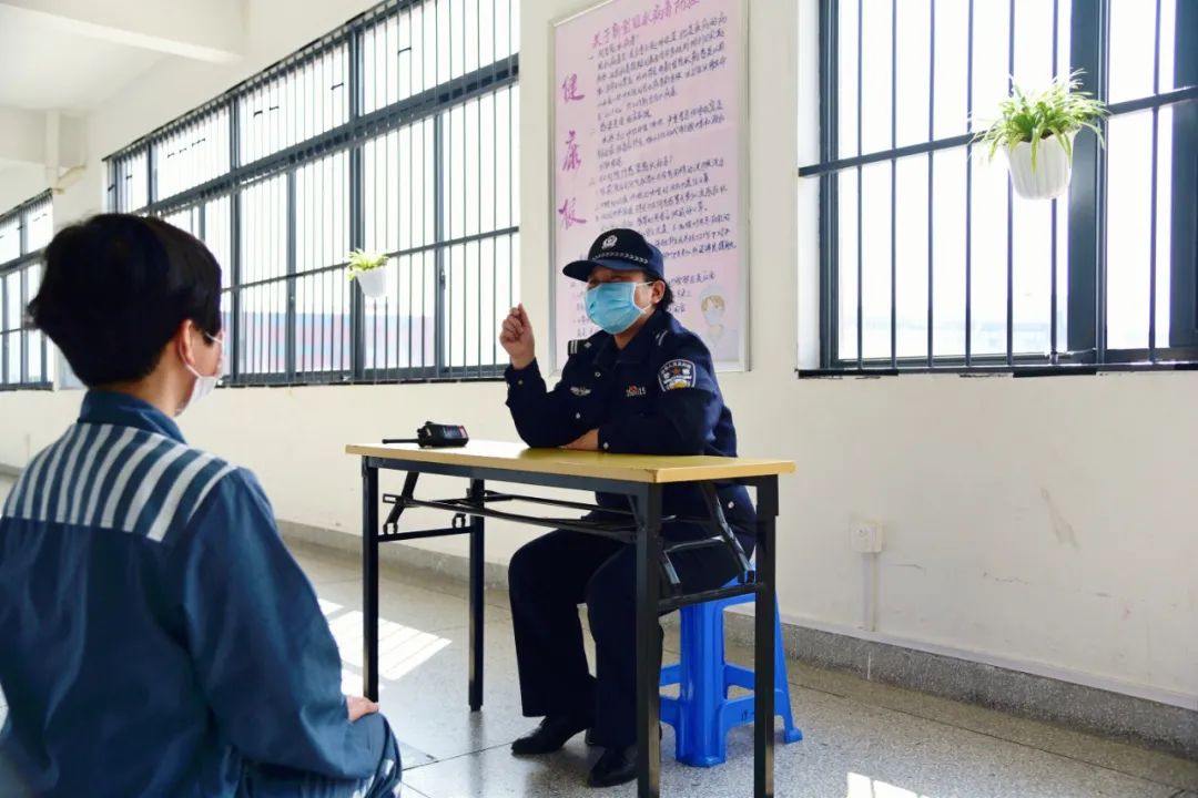 战疫里的力量,战疫前线他们用身躯筑牢防控防线