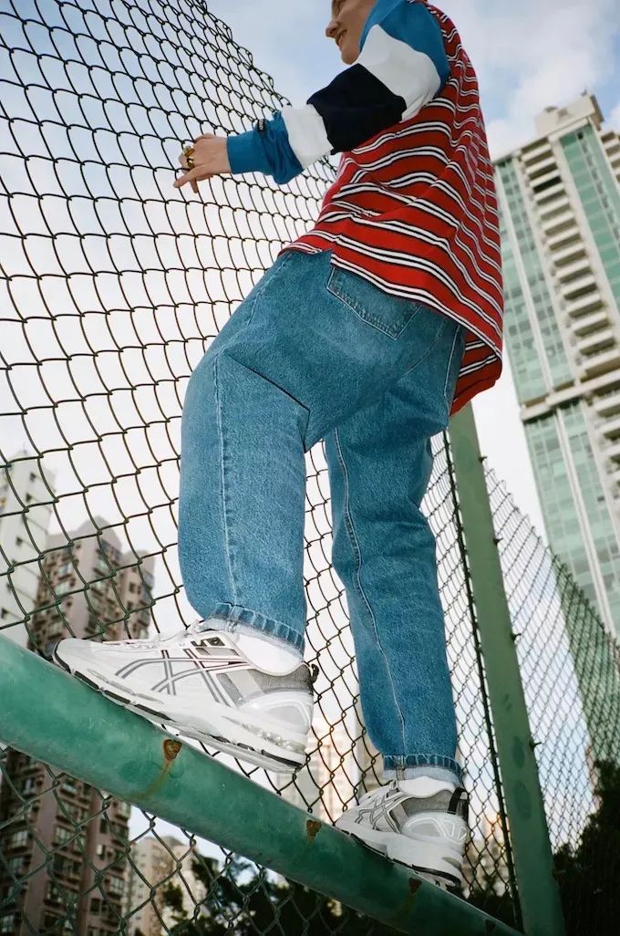 发现时髦的女人都在穿这3双鞋,穿了两只不同鞋子发朋友圈