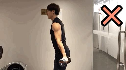 在家健身错误动作,在家健身注意安全搞笑