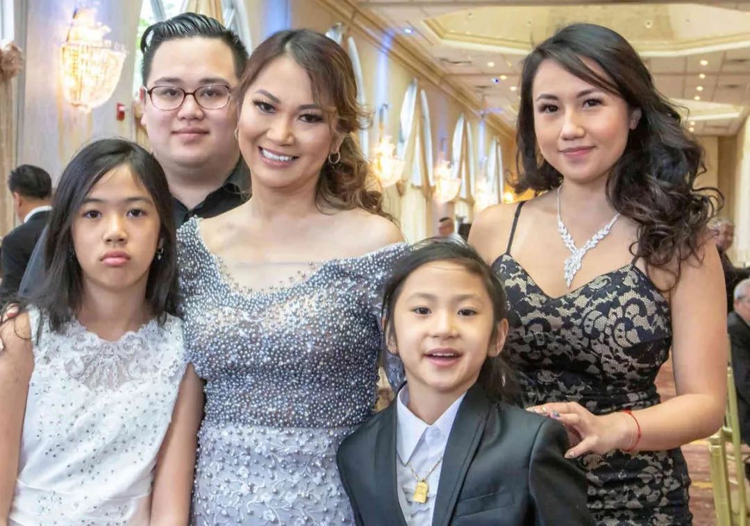 cardib亚裔美甲师,cardib的美甲师