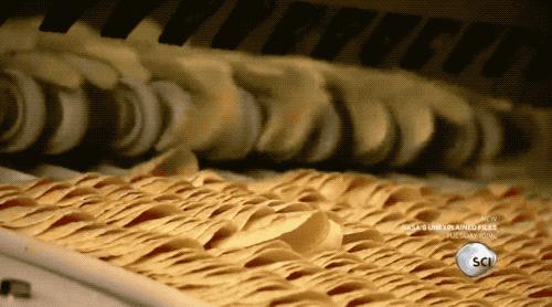 袋装薯片好吃还是盒装薯片好吃,是袋装薯片好吃还是桶装薯片好吃