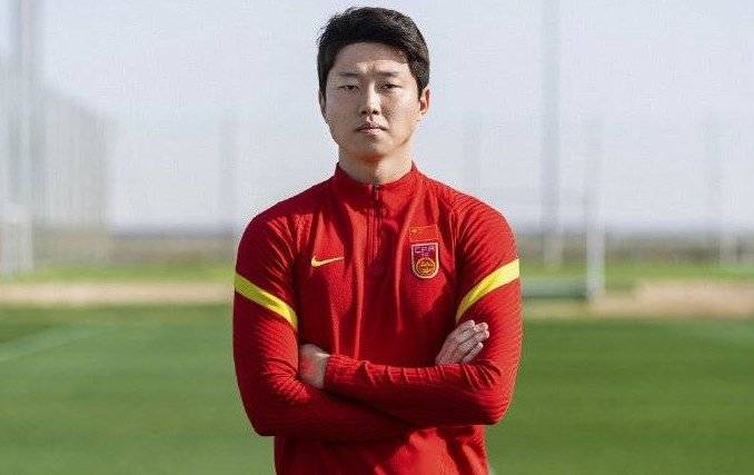 最新国足定妆照出炉，蒿俊闵领衔的鲁能三将帅气上镜