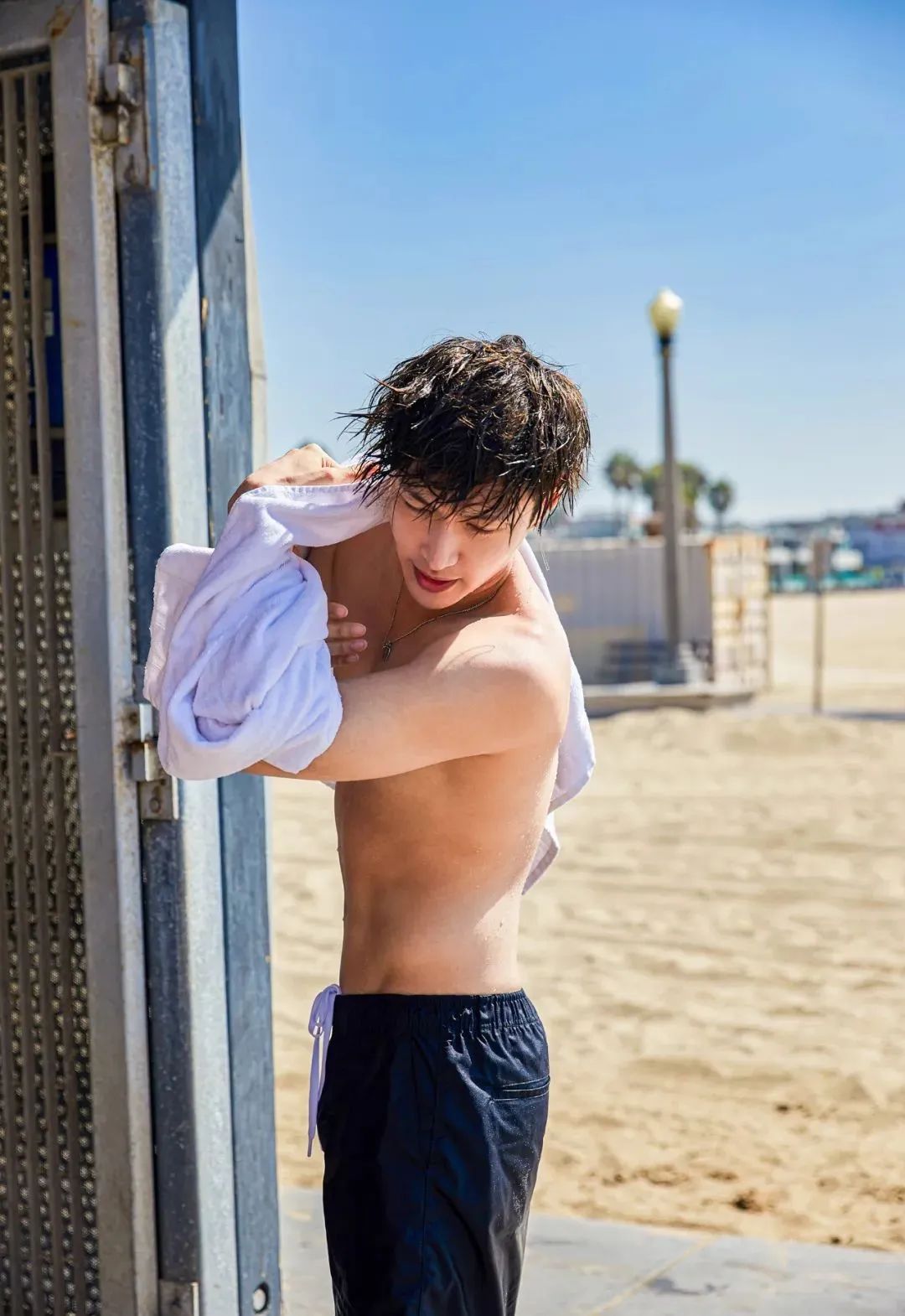 明星们的性感湿发，怎么到我这就成了没洗头？