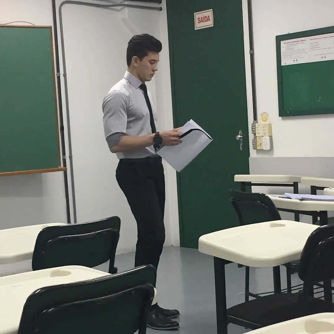 鍥涘窛鎴愰兘璇枃鑰佸笀,鎴愰兘璇枃鑰佸笀