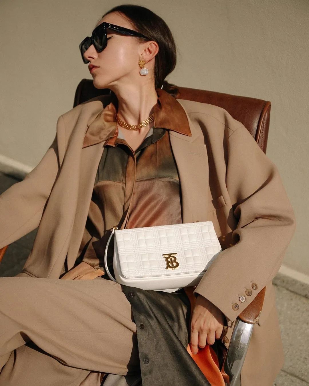 今年一定要给自己买一对红色耳环,耳环买什么材质的好