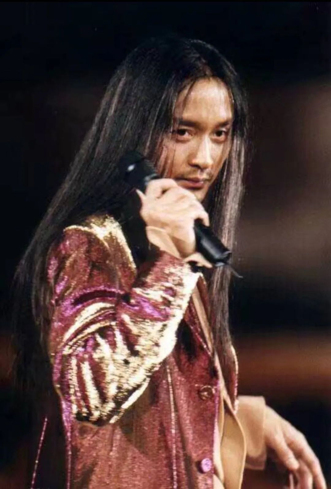 绝代风华的“哥哥”，他的衣品更应被记住