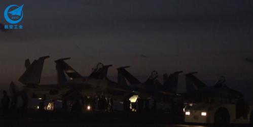 航空百问雷达,航空母舰起降问题