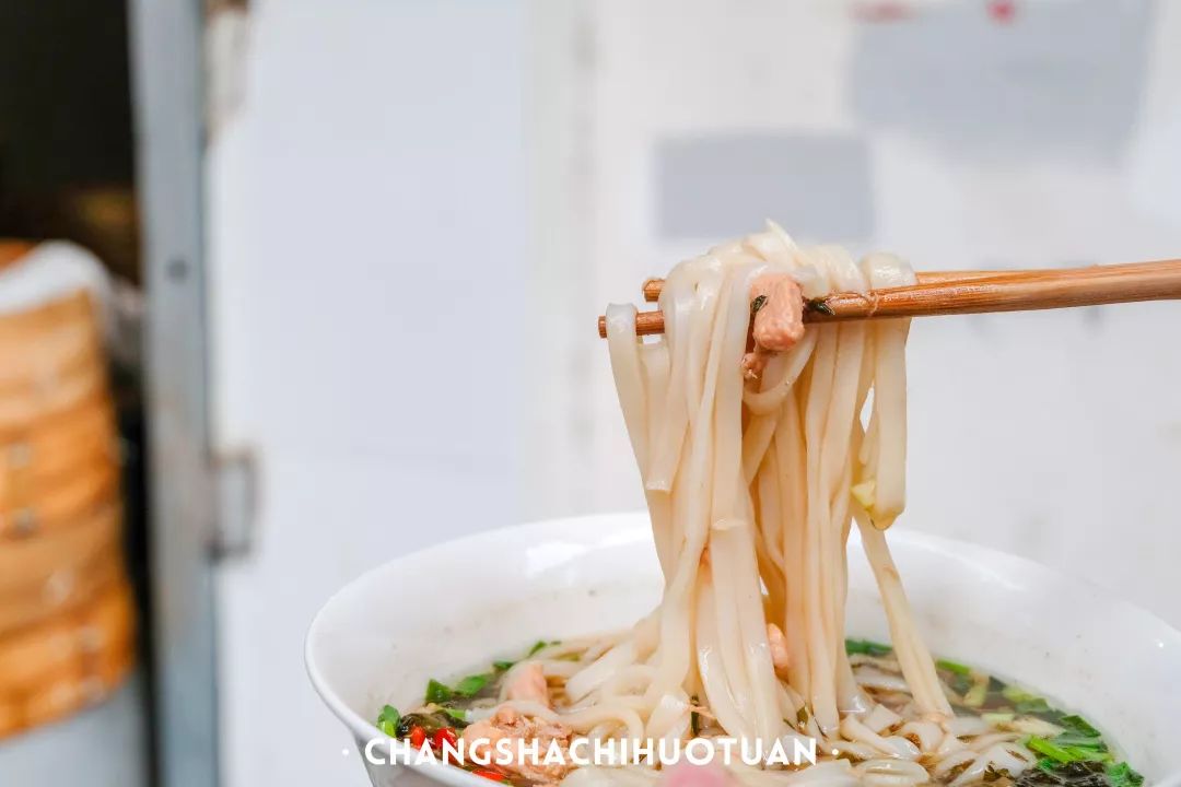 除了一碗米粉长沙人还怎么吃早餐,长沙人的早餐从吃第一碗粉开始