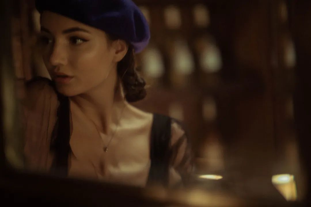 摄影师拍摄小道具,摄影师拍摄道具视频