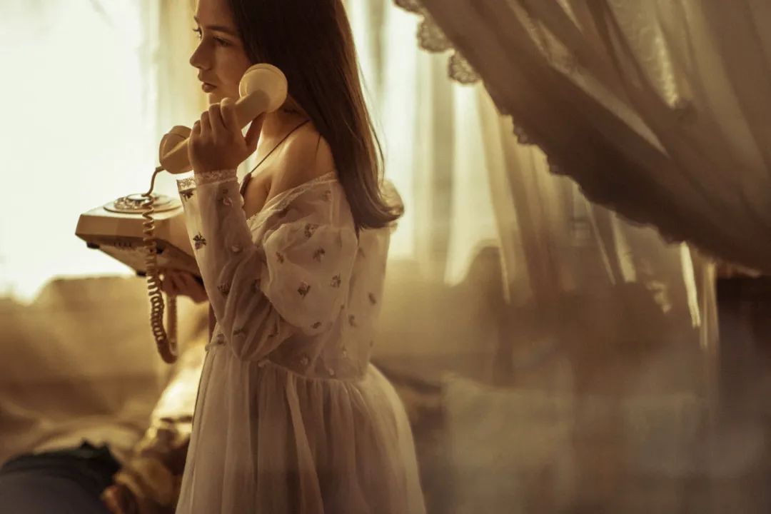 摄影师拍摄小道具,摄影师拍摄道具视频