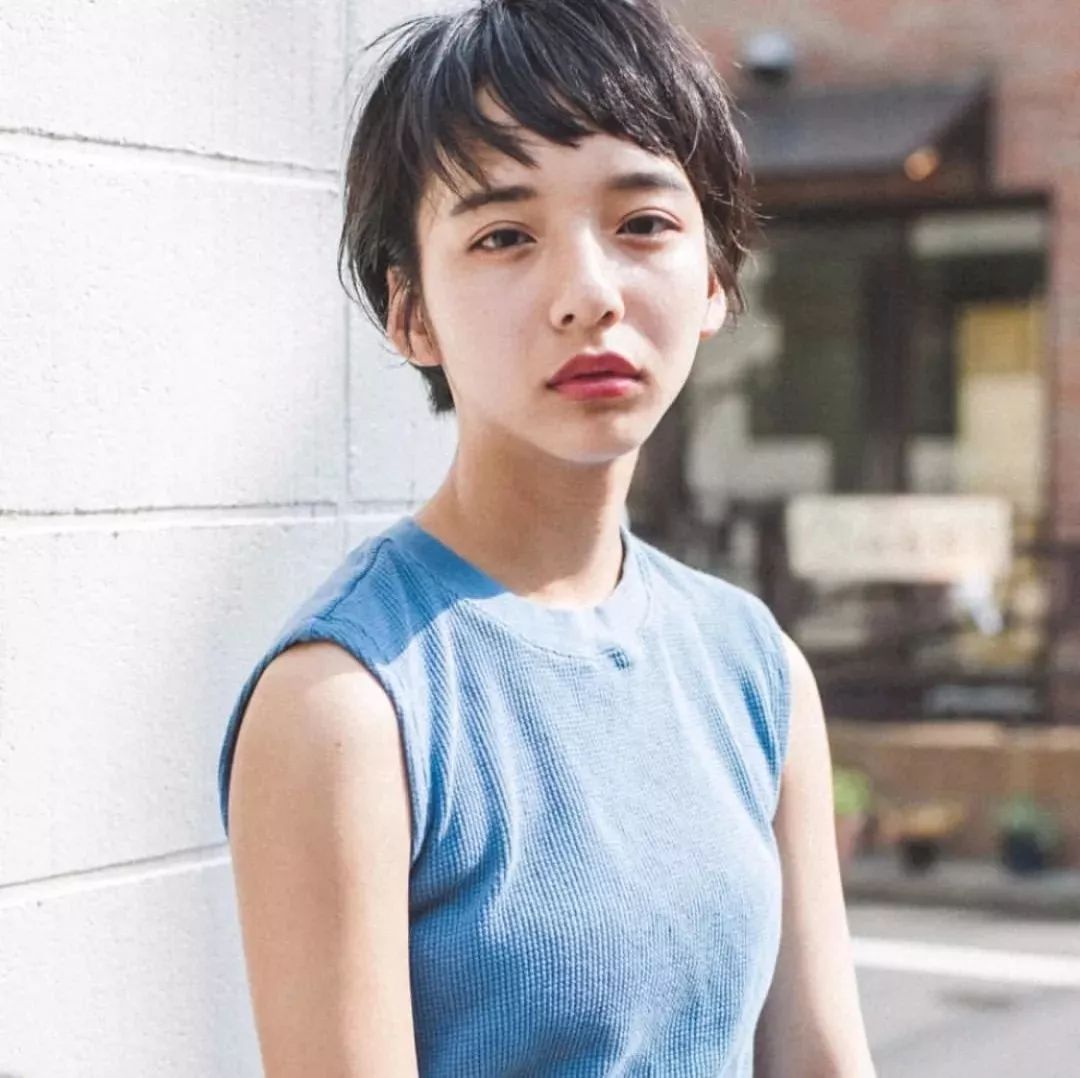 老人短发剪发视频教程,剪老年人短发简单步骤