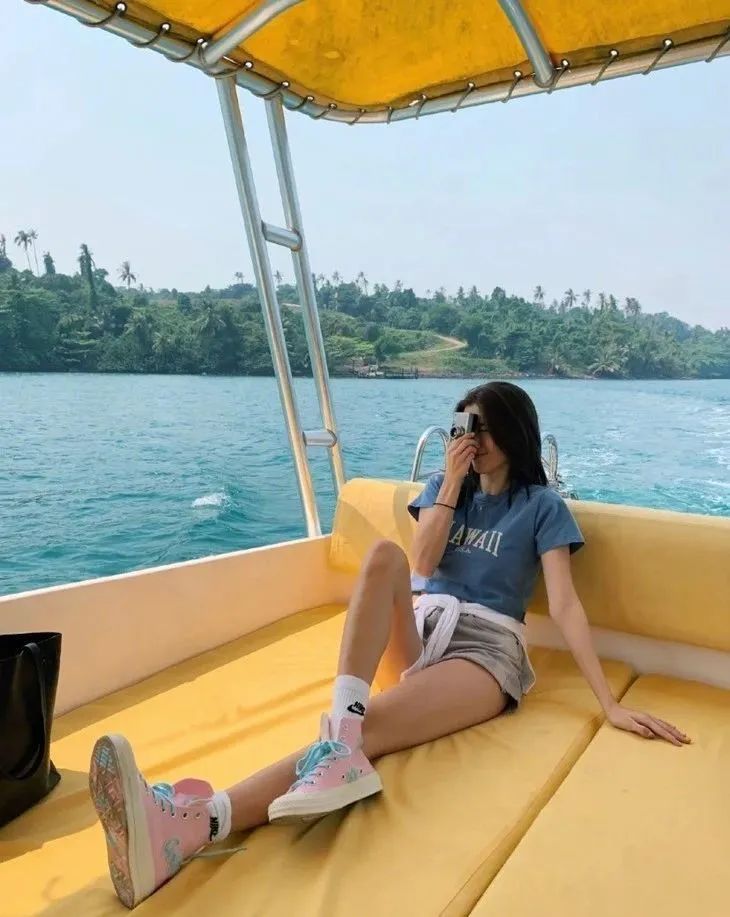 配饰狂|杨幂的终极时髦秘籍，10块钱帮你给腿整容