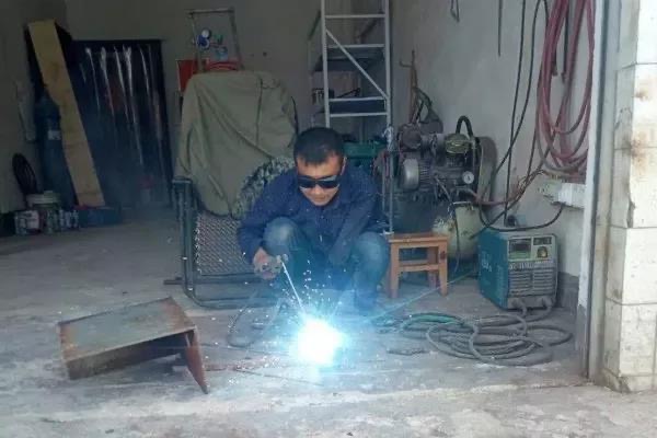 秦奋有新貌丨拔穷根、开富源西乡脱贫摘帽努力实现人人有产业