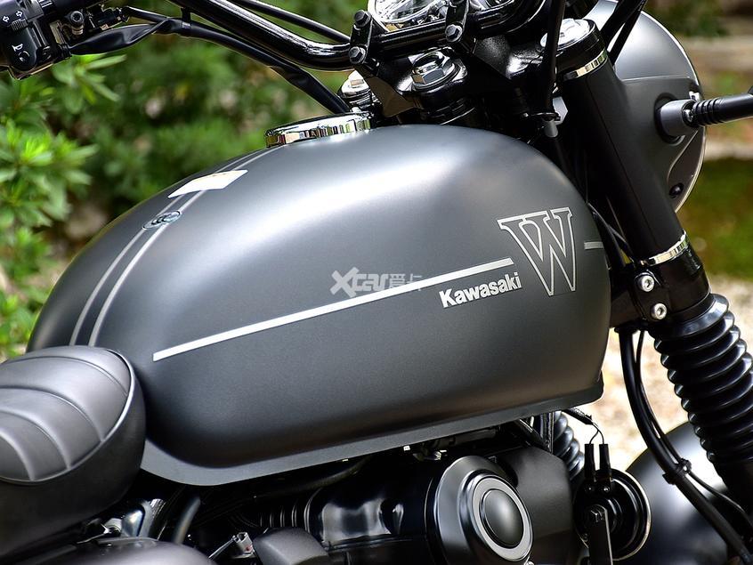 都是英伦范你愿意买日产W800还是泰产T100