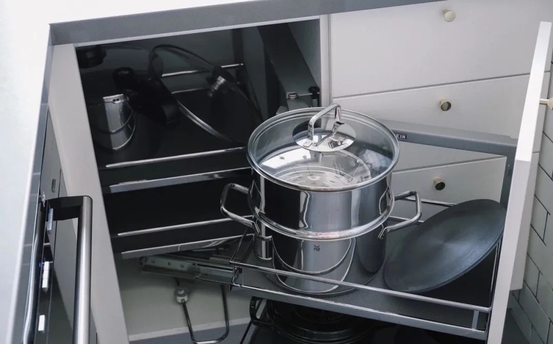 小家、乱家1秒变干净的方法被她找到了！都给老娘进柜