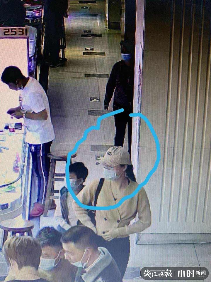 柜台上手机被小偷拿走,柜台上的手机消失