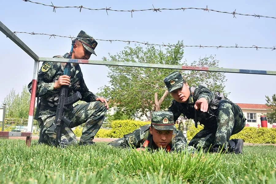 班长和战士发生矛盾怎么办,班长吵架战士受罚