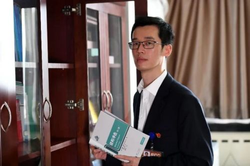 航空工业的广大青年不负青春/开拓进取