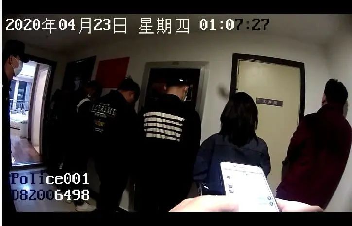 6人在宾馆吸毒被抓,两次误入女澡堂被公安机关抓获