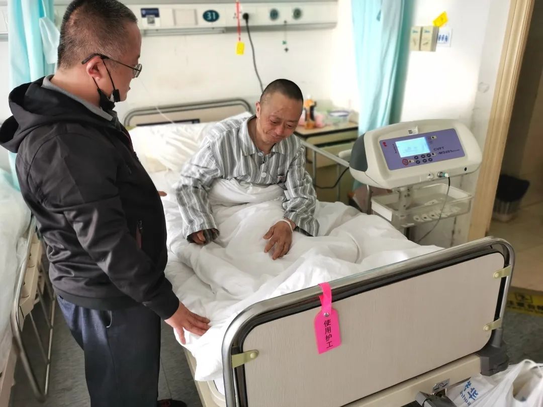 求助，我的哥哥“年纪”比我小，我要照顾他