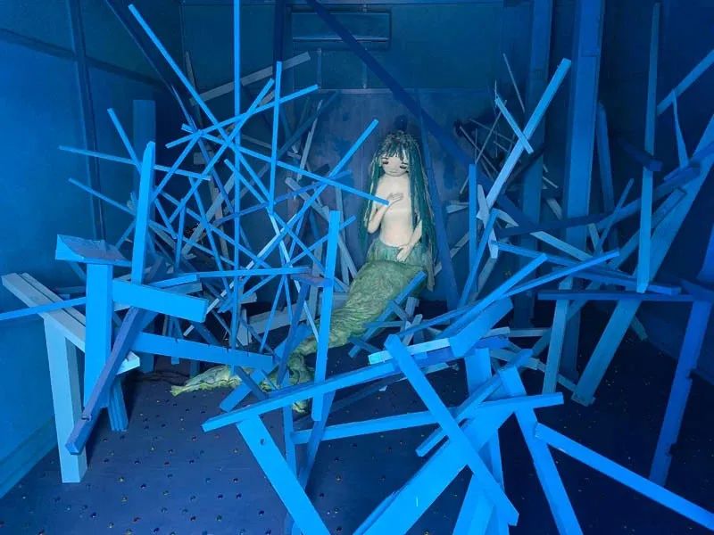 田岛征三：倔强的“土味”画风，藏着森林、大海与敏感的老少年|此刻夜读