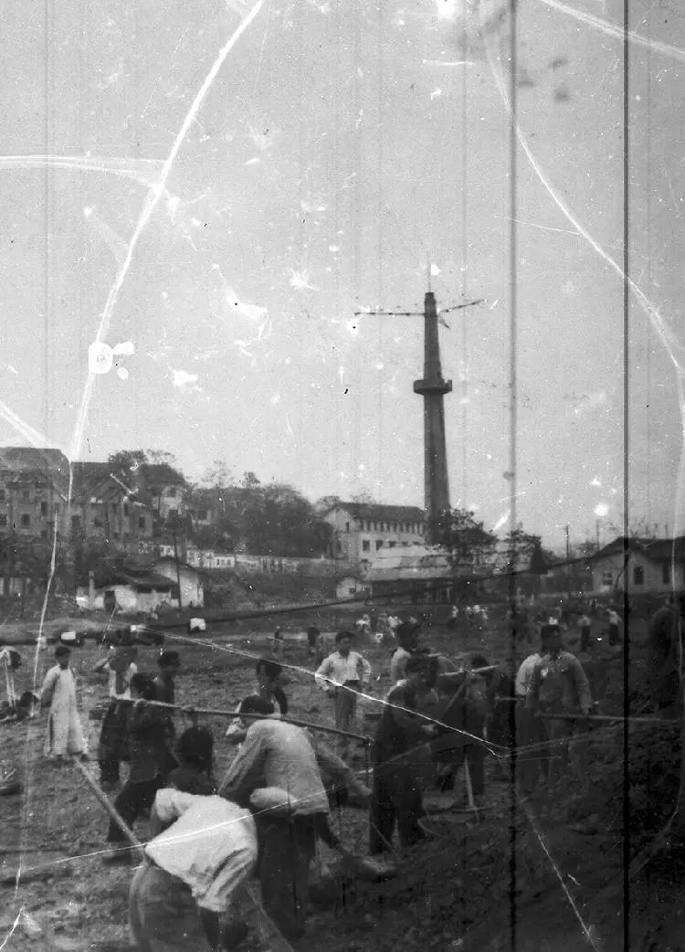 重庆大田湾体育中心,贺龙体育场重庆