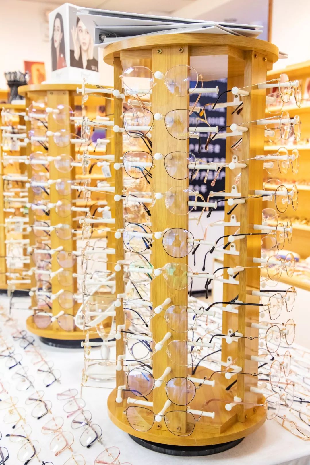 蔡司依视路镜片五折送镜框,蔡司依视路3.6折多少钱