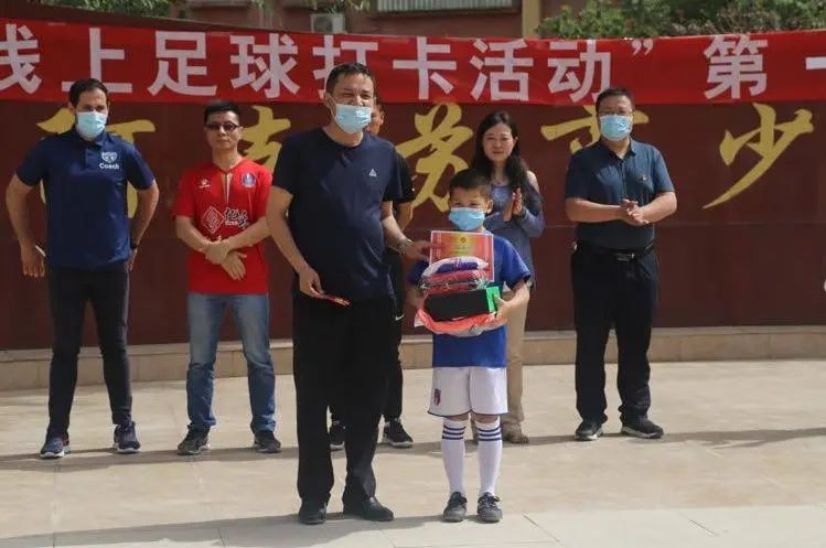 疫情背景下的足球暖流，*疆新**阿克苏市足球线上打卡