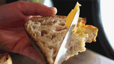 凹造型法棍图片,有嚼劲的法棍