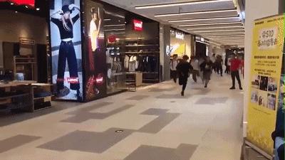 那个总在朋友圈炫富的女孩,昨晚自杀了