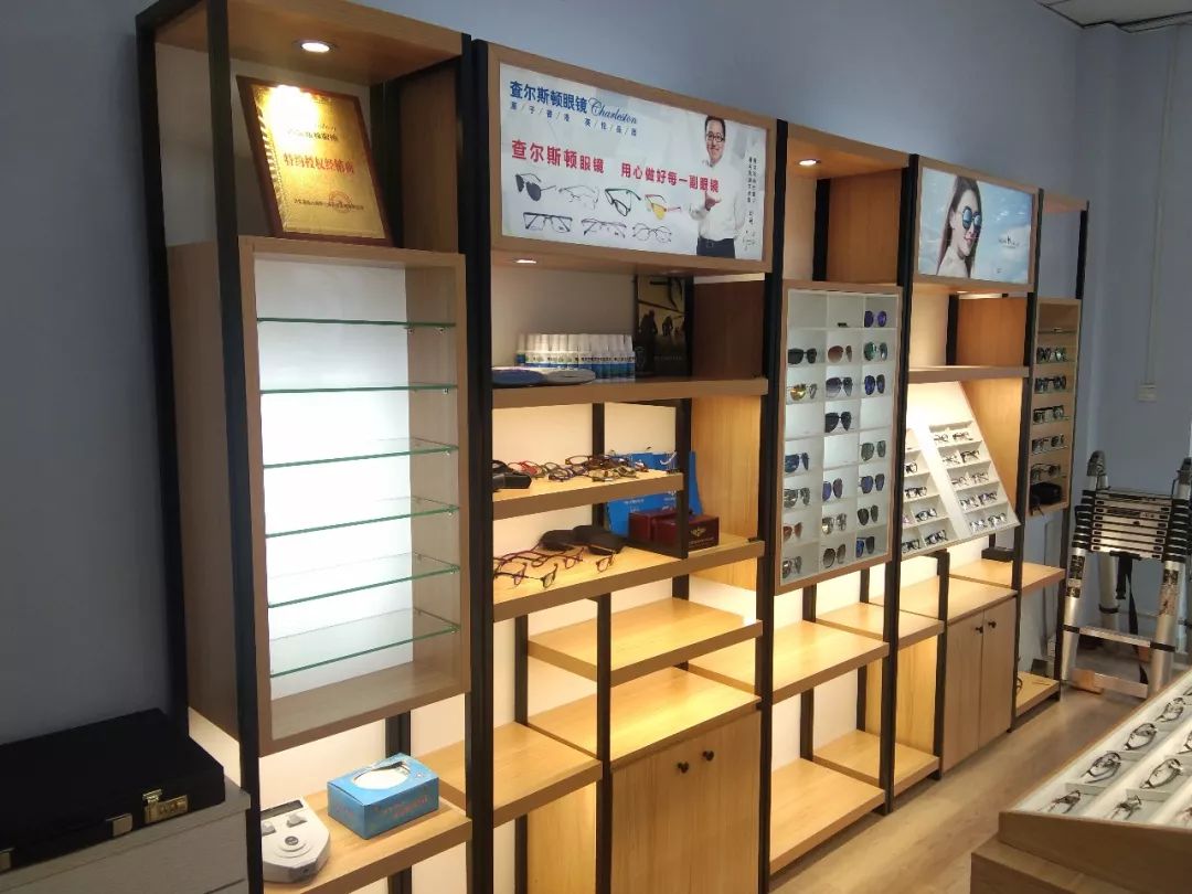 璞í鍙戝厜鐪奸暅,璞í鐪奸暅