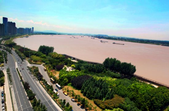 含绿芜的诗词,含绿量提升含金量