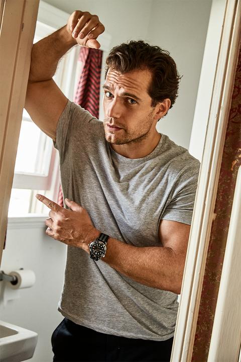 亨利卡维尔不演超人各界反应,超人扮演者亨利卡维尔死亡