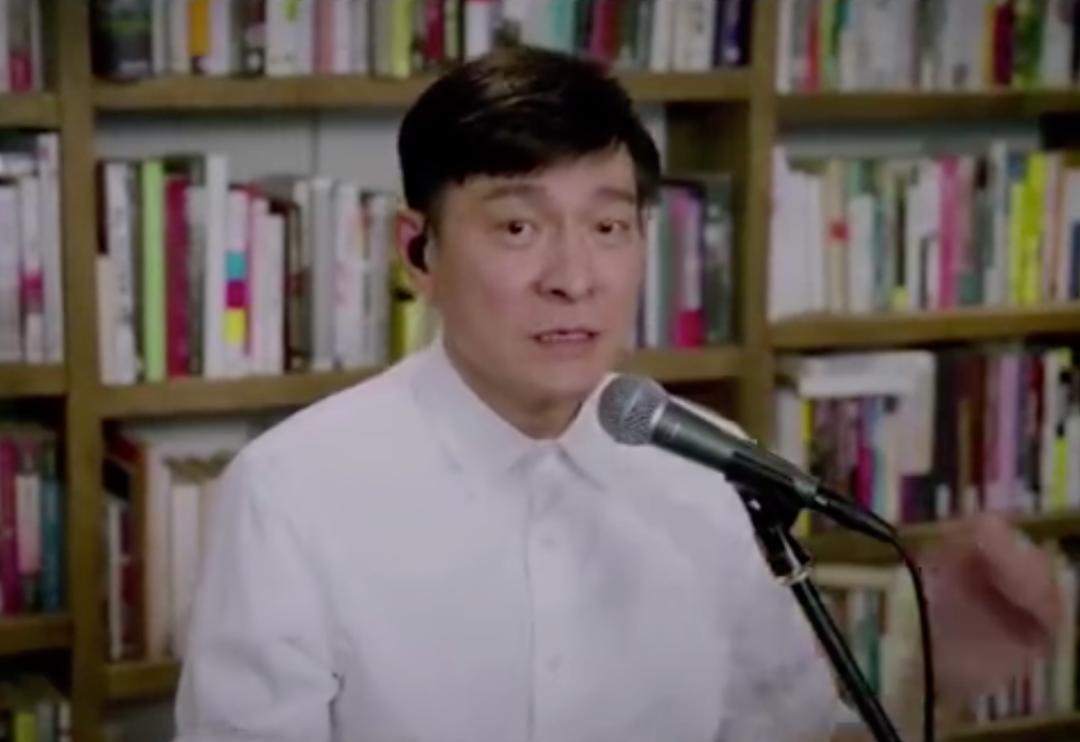 刘德华59岁身材,60岁刘德华笔挺的身材