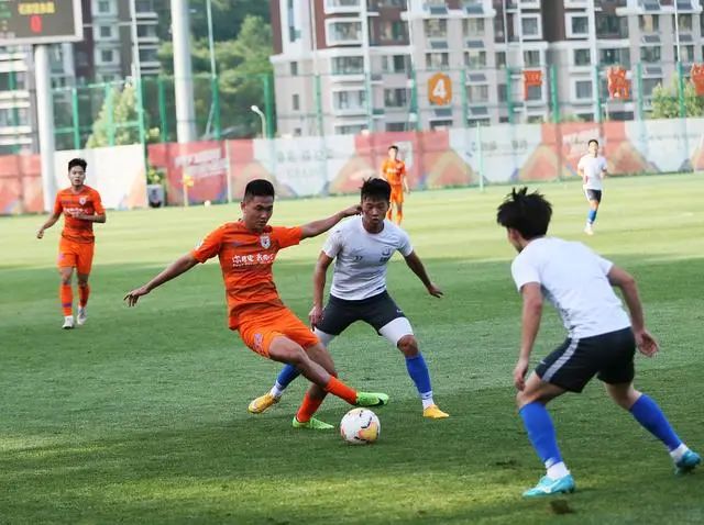 鲁能21岁新星连续闪耀热身赛,曾留洋巴西,在中甲历练