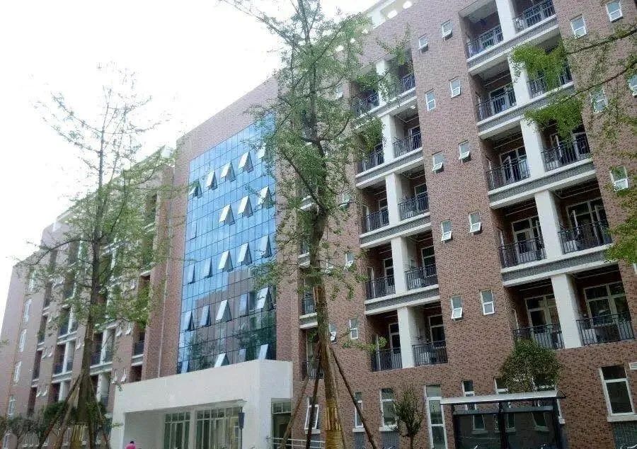 成都大学与哪所大学实力相当,成都大学是什么级别的大学