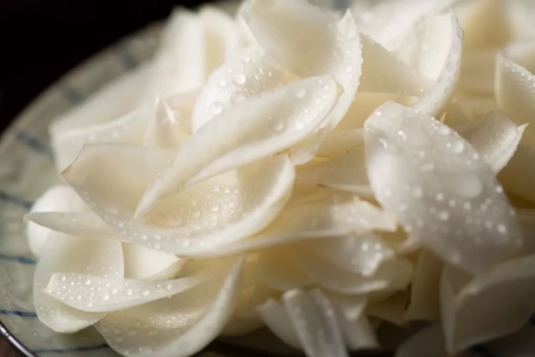 喉咙干痒咳嗽吃梨有效果吗,咳嗽有痰喉咙痒最快的方法润肺