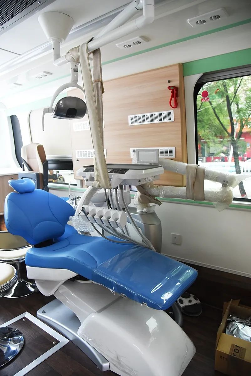 口腔移动诊疗车开进郸城县人民医院