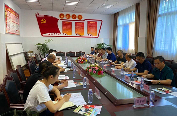 德阳市金沙江路学校就创建“全国规范化家长学校”开展考察学习