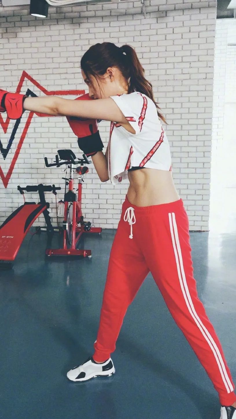 马甲线动作要领,4分钟tabata腰腹核心马甲线必练